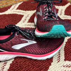 Women’s size 11 brooks ghost 11 running shoes
